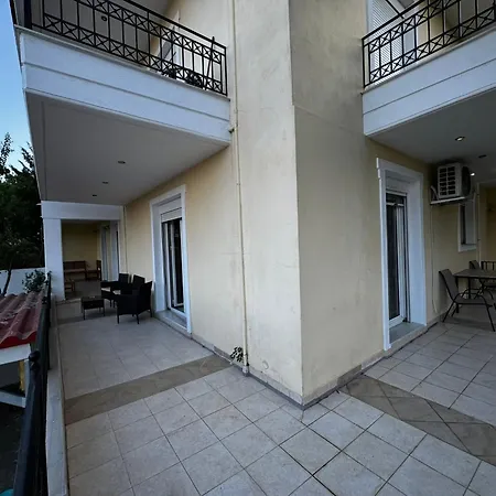 Apartment Center Stylish New 2 Bd With Balcony
