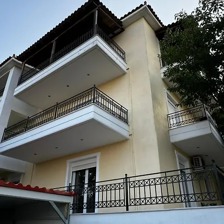 Apartment Center Stylish New 2 Bd With Balcony