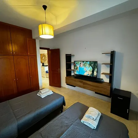 Apartment Center Stylish New 2 Bd With Balcony Skiathos Town