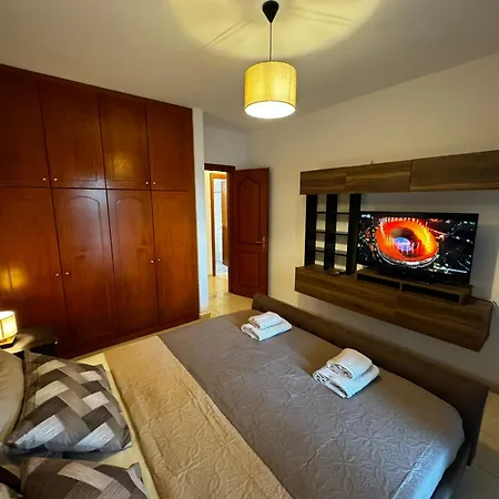 Center Stylish New 2 Bd With Balcony Skiathos Town