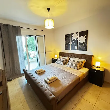 Center Stylish New 2 Bd With Balcony Apartment Skiathos Town
