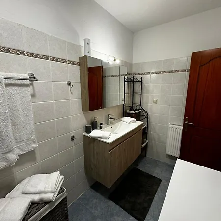 Apartment Center Stylish New 2 Bd With Balcony Skiathos Town