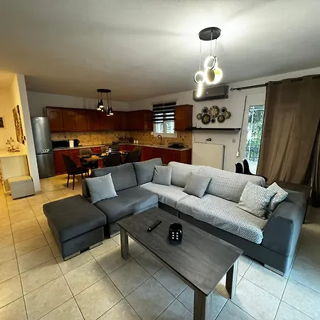 Apartment Center Stylish New 2 Bd With Balcony Skiathos Town