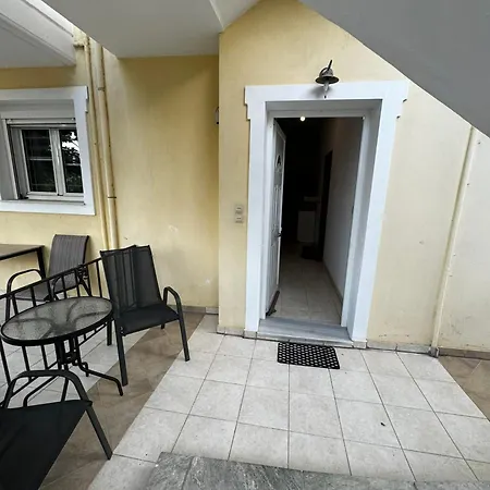 Center Stylish New 2 Bd With Balcony העיירה סקיאתוס