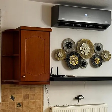 Center Stylish New 2 Bd With Balcony דירה